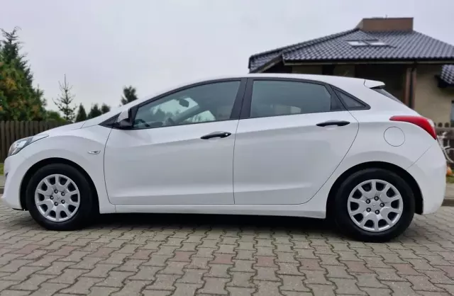 HYUNDAI I30 1.4 (100 KM)