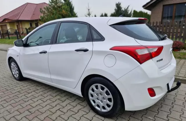 HYUNDAI I30 1.4 (100 KM)