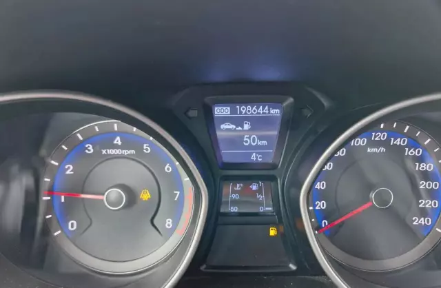 HYUNDAI I30 1.4 (100 KM)