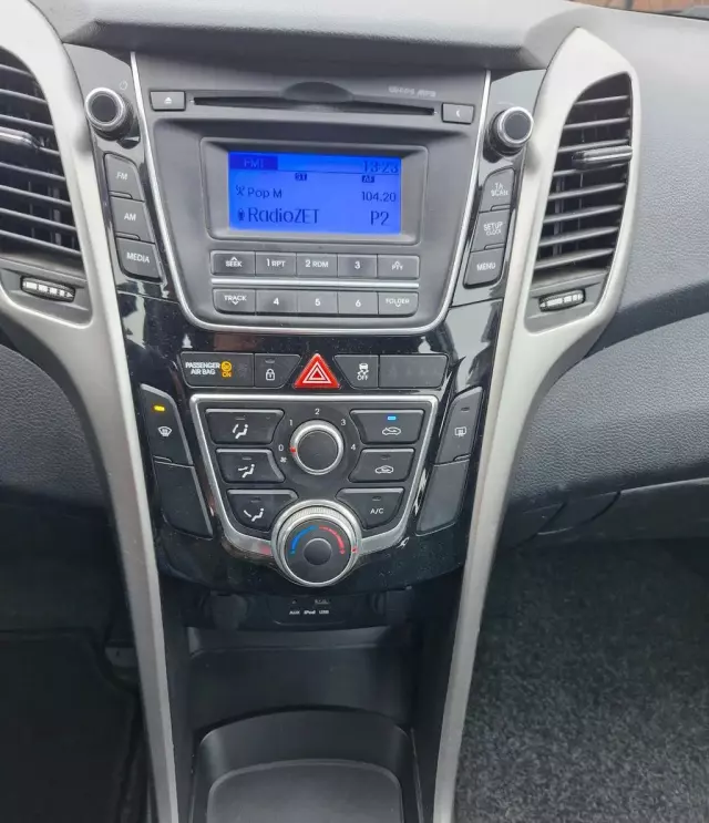 HYUNDAI I30 1.4 (100 KM)