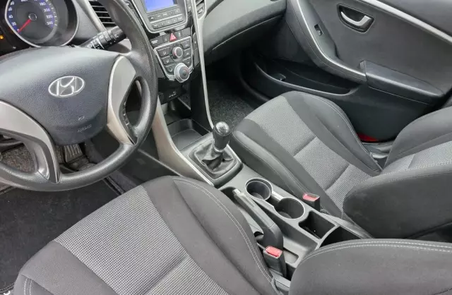 HYUNDAI I30 1.4 (100 KM)