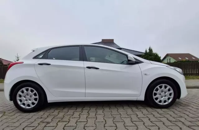 HYUNDAI I30 1.4 (100 KM)