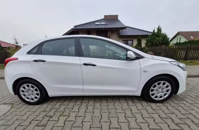 HYUNDAI I30 1.4 (100 KM)