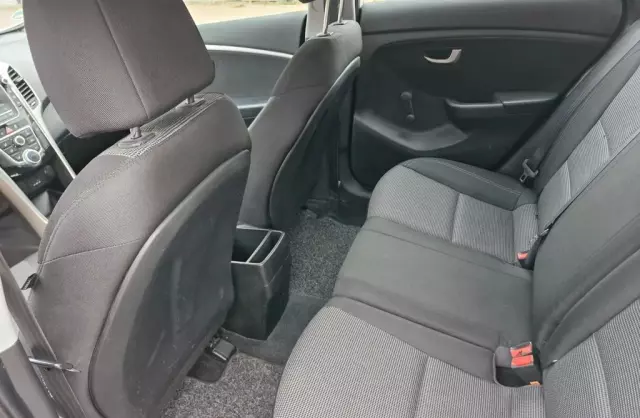 HYUNDAI I30 1.4 (100 KM)