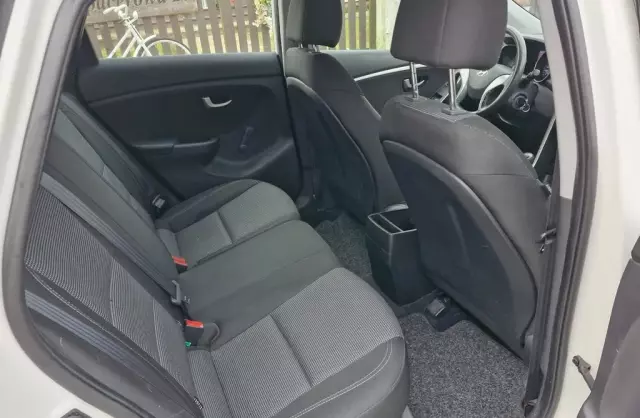 HYUNDAI I30 1.4 (100 KM)