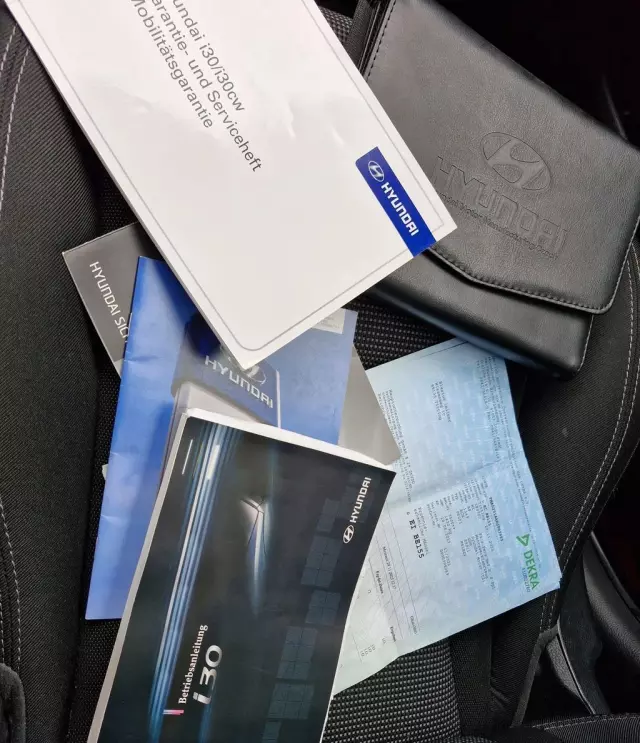 HYUNDAI I30 1.4 (100 KM)