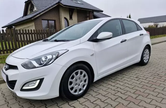 HYUNDAI I30 1.4 (100 KM)