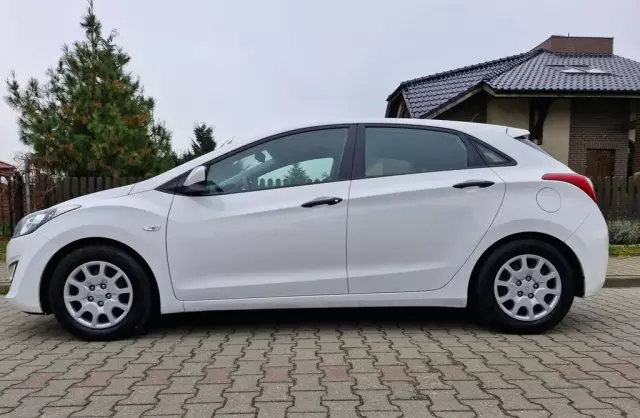 HYUNDAI I30 1.4 (100 KM)