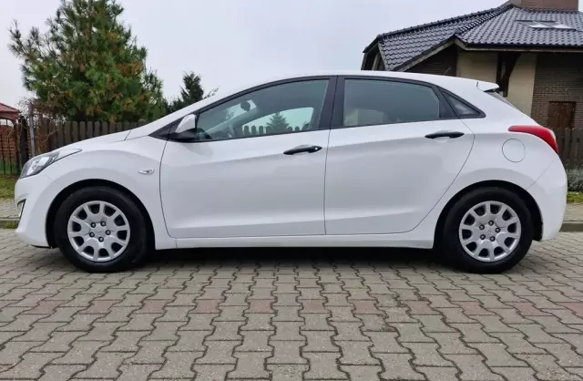 HYUNDAI I30 1.4 (100 KM)