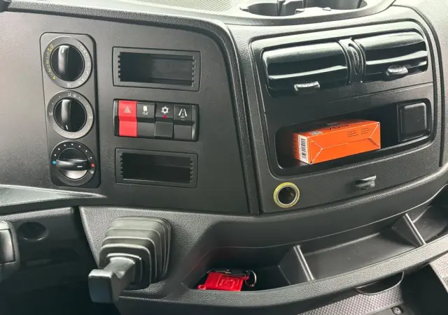 MERCEDES-BENZ MERCEDES ATEGO1527, 1524,,1523,,,1530,,1224,, 1530 KONTENER FIRANKA CHLODNIA PODWOZIE DO ZABUDOWY KILKA SZTUK 