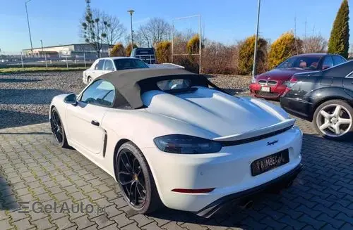 PORSCHE Spyder 