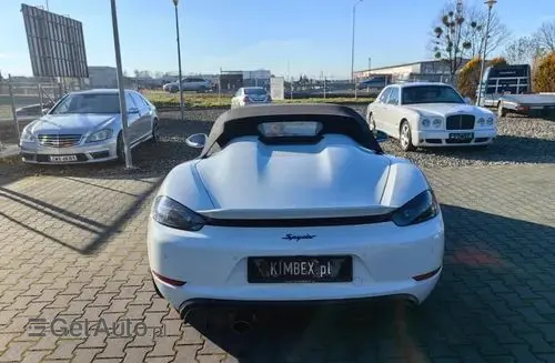 PORSCHE Spyder 