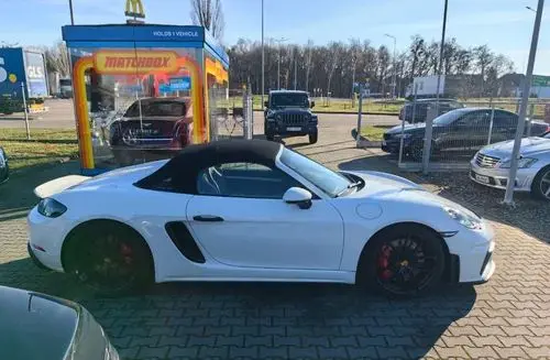 PORSCHE Spyder 