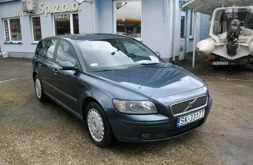 VOLVO V50 