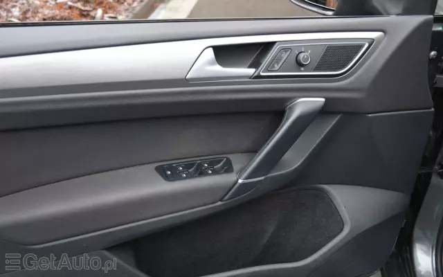 VOLKSWAGEN Golf Sportsvan 1.4 TSI (BlueMotion Technology) DSG Highline