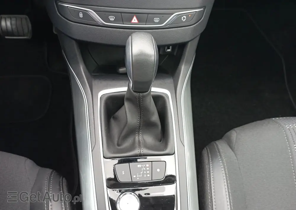 PEUGEOT 308 1.2 PureTech Allure S&S EAT6