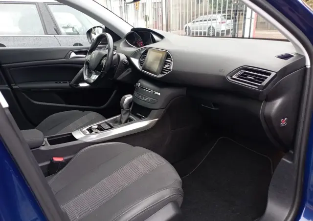 PEUGEOT 308 1.2 PureTech Allure S&S EAT6