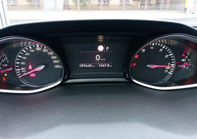 PEUGEOT 308 1.2 PureTech Allure S&S EAT6