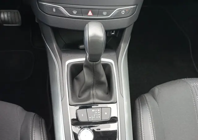 PEUGEOT 308 1.2 PureTech Allure S&S EAT6