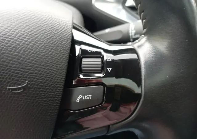 PEUGEOT 308 1.2 PureTech Allure S&S EAT6