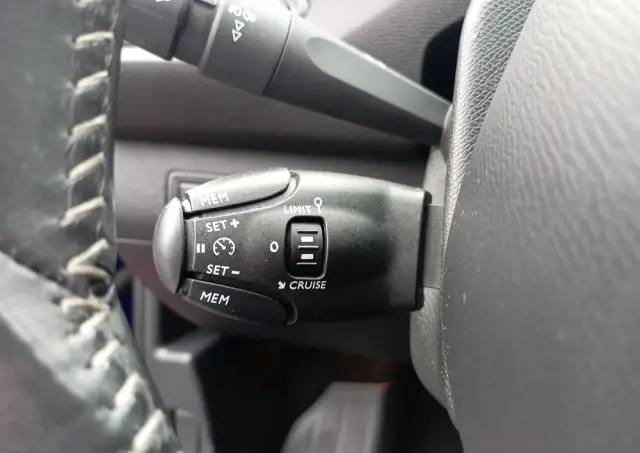 PEUGEOT 308 1.2 PureTech Allure S&S EAT6