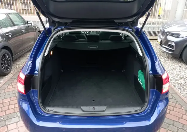 PEUGEOT 308 1.2 PureTech Allure S&S EAT6