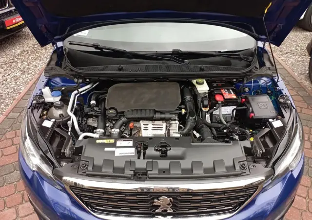 PEUGEOT 308 1.2 PureTech Allure S&S EAT6