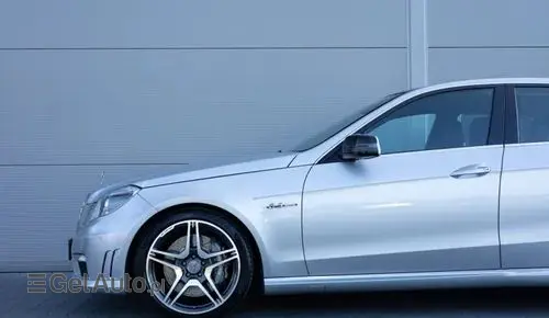MERCEDES-BENZ Klasa E 63 AMG  