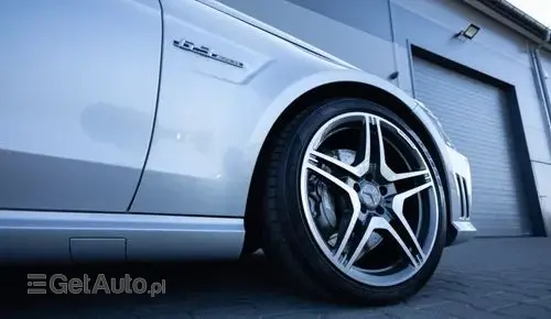 MERCEDES-BENZ Klasa E 63 AMG  