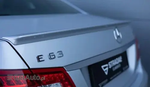 MERCEDES-BENZ Klasa E 63 AMG  