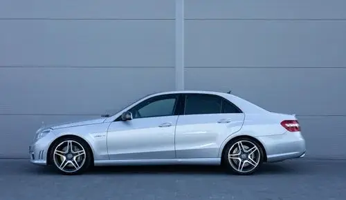 MERCEDES-BENZ Klasa E 63 AMG  