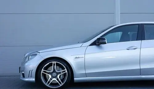 MERCEDES-BENZ Klasa E 63 AMG  