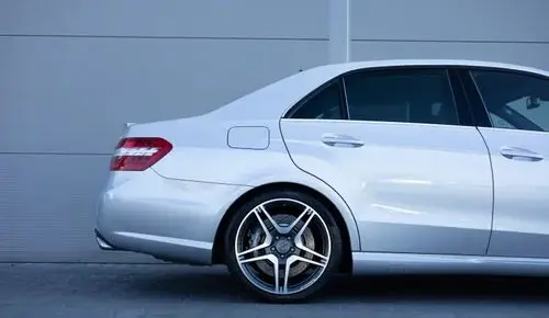 MERCEDES-BENZ Klasa E 63 AMG  