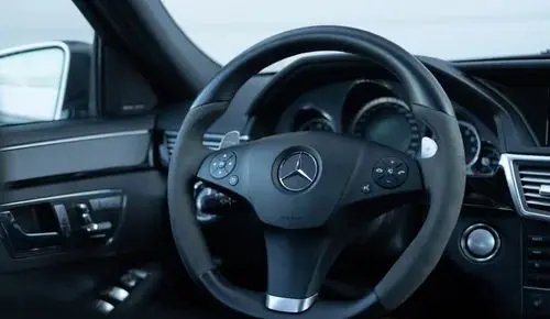 MERCEDES-BENZ Klasa E 63 AMG  