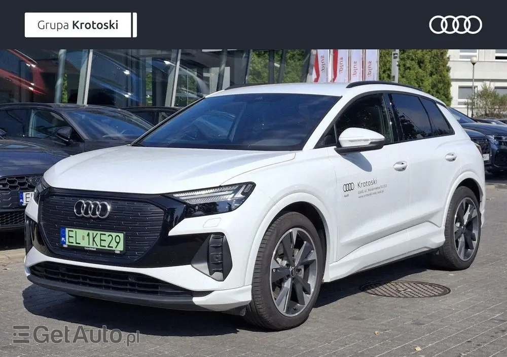 AUDI Q4 e-tron 