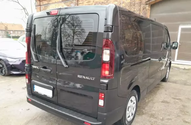 RENAULT Trafic 
