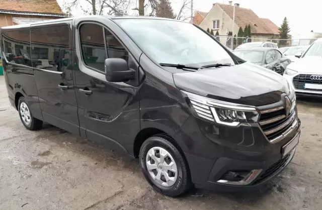 RENAULT Trafic 