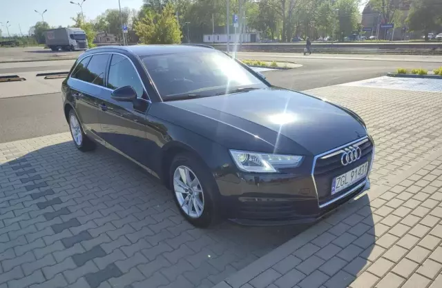 AUDI A4 