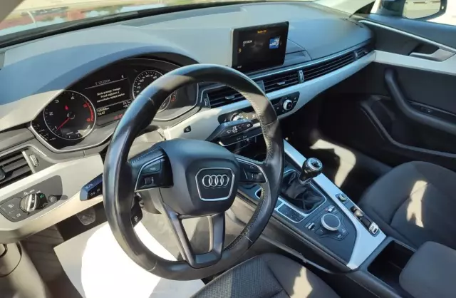 AUDI A4 