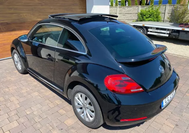 VOLKSWAGEN Beetle 