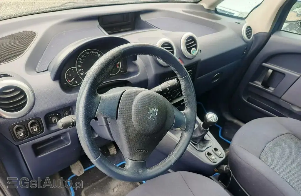 PEUGEOT 1007 