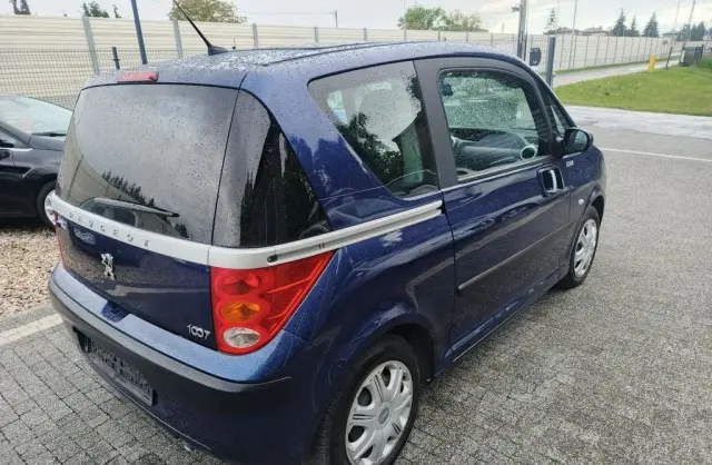 PEUGEOT 1007 