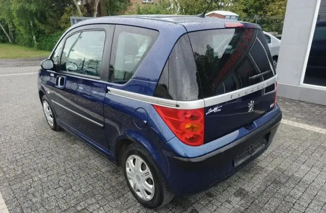 PEUGEOT 1007 