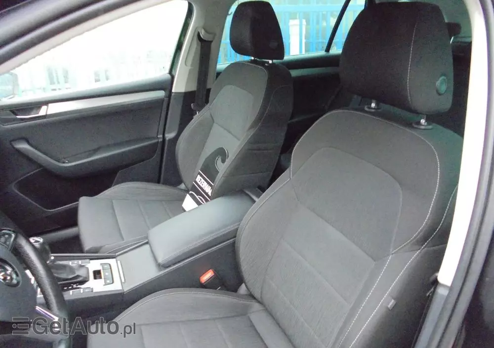 SKODA Superb 2.0 TDI DSG Style