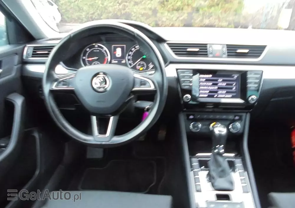 SKODA Superb 2.0 TDI DSG Style