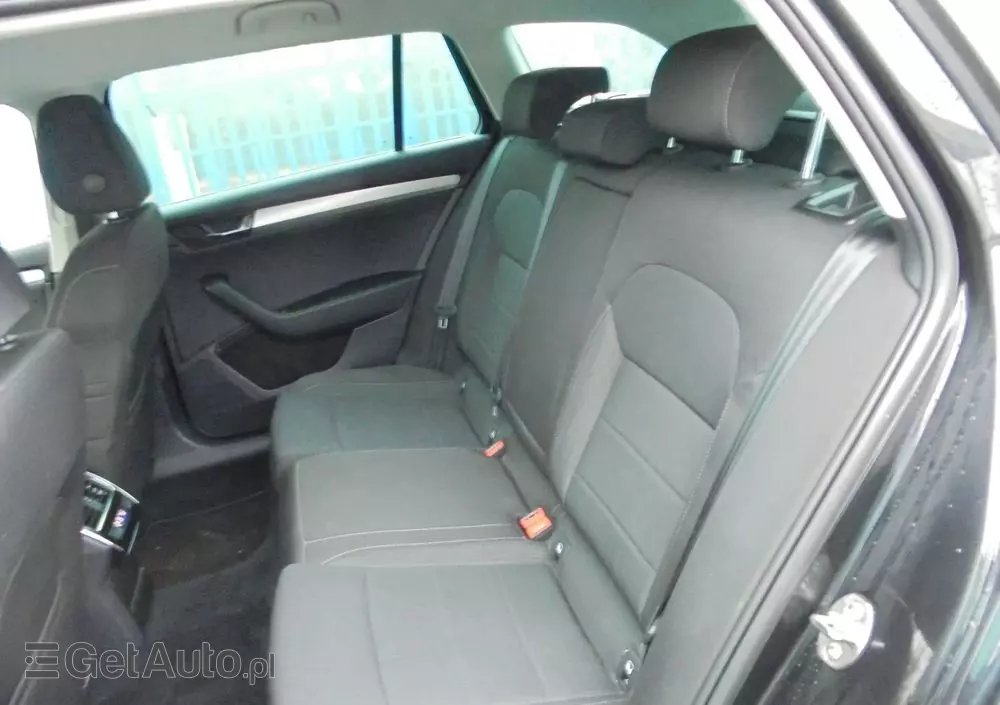 SKODA Superb 2.0 TDI DSG Style