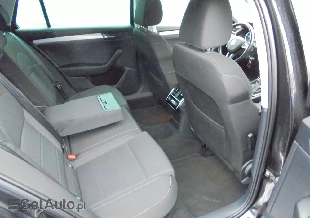 SKODA Superb 2.0 TDI DSG Style