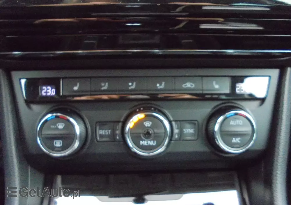 SKODA Superb 2.0 TDI DSG Style