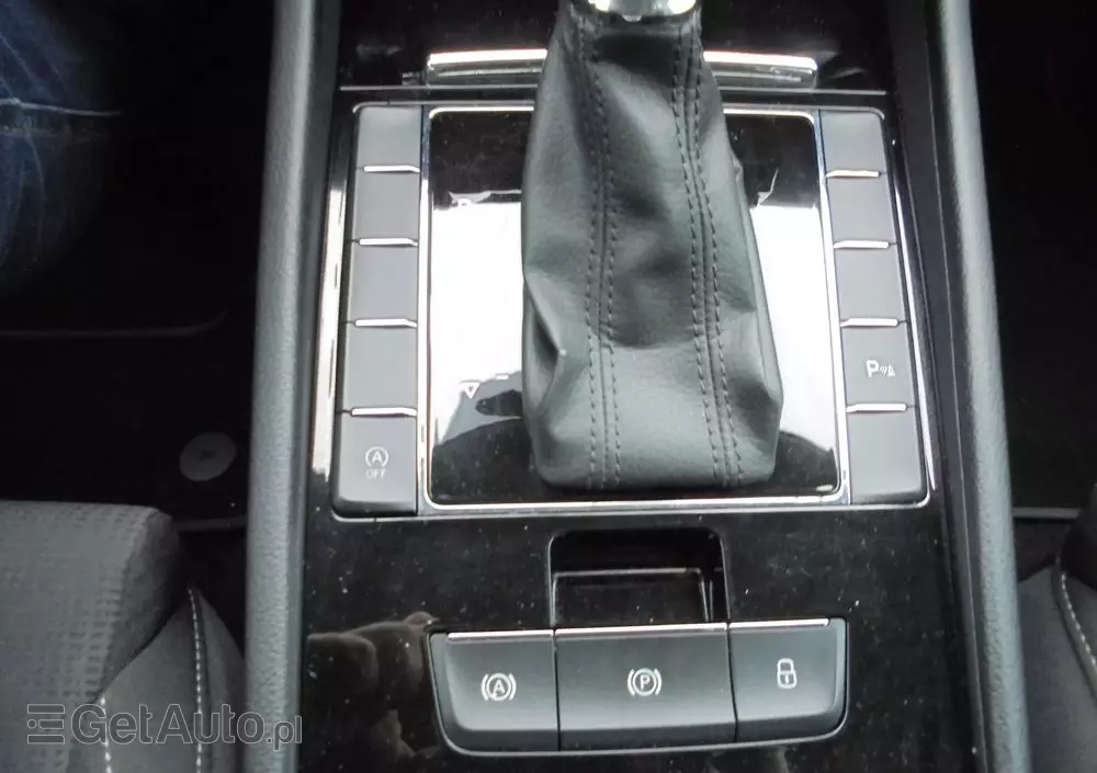 SKODA Superb 2.0 TDI DSG Style