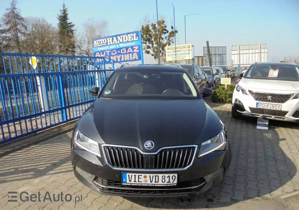 SKODA Superb 2.0 TDI DSG Style